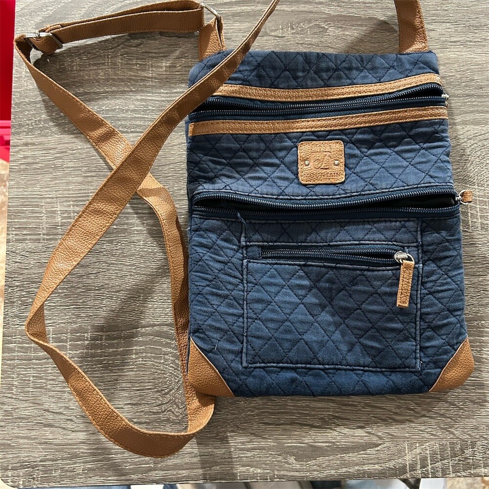 Stone Mountain Crossbody Bag Womens Medium Navy Blue Tan Trim Multi-Zip